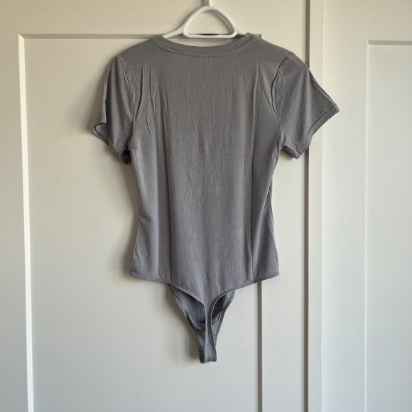 Aritzia Wilfred Free⎜BABY TEE BODYSUIT⎜MARBLE GREY - Picture 12 of 13